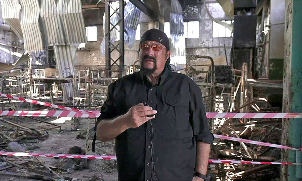 Steven Seagal sau varianta modernă a lui Senecca. Actorul de la Hollywood a fost decorat de Vladimir Putin