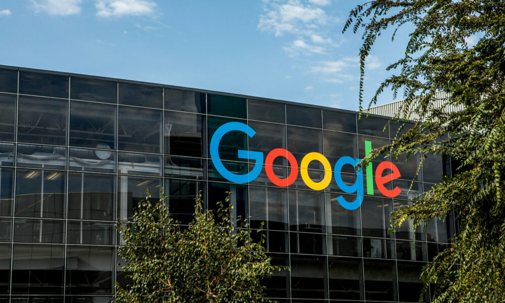 Google și Microsoft consumă mai multă energie decât unele țări! Impactul asupra mediului