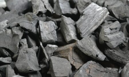 cărbune sursă foto unsplash.com