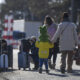 Refugiati ucraineni trec granita in Romania prin vama Siret, in apropierea localitatii Siret, Suceava, vineri 25 februarie 2021. Credit foto: Inquam Photos / Alex Nicodim