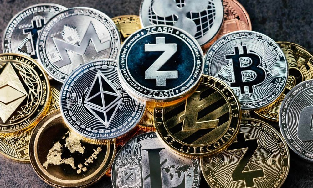 ASF: Criptomonedele atrag de trei ori mai mulți români decât acțiunile de la Bursa de Valori București