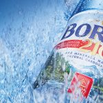 Românii beau cea mai scumpă apă! Cât de mult a crescut prețul
