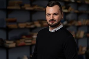 Sondaj: Peste jumătate dintre proprietarii români nu ȋși declară veniturile din chirii. O treime dintre cei care stau ȋn chirie se tem de un credit imobiliar pe termen lung