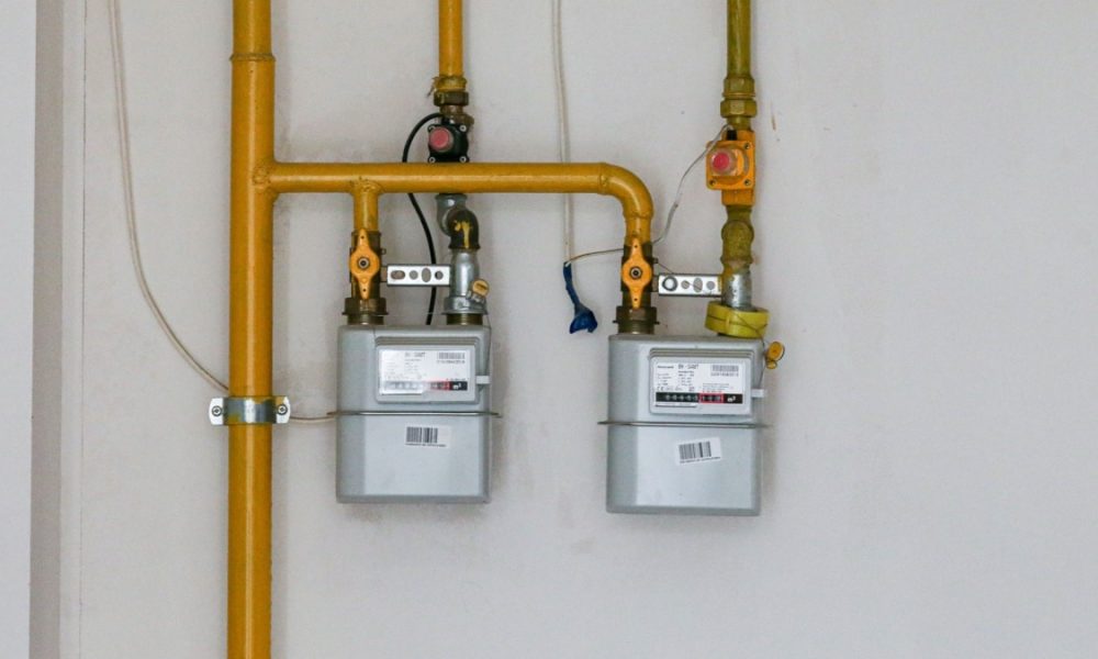 ANRE: Statul trebuie să plătească peste 1 miliard de euro compensații companiilor de energie