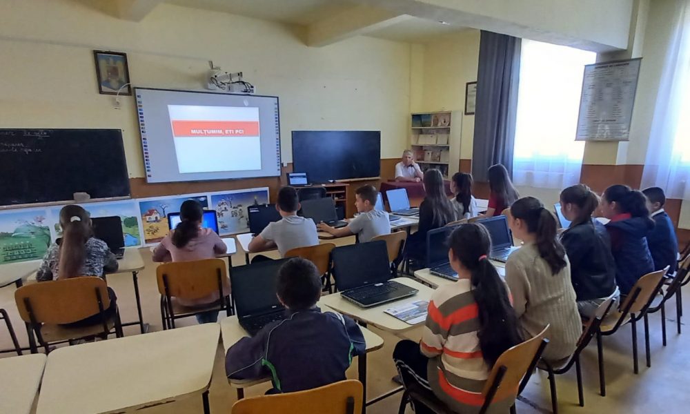 Asociația care nu lasă pe nimeni în urmă. ETI PC duce tehnologia către copiii și tinerii din mediile defavorizate