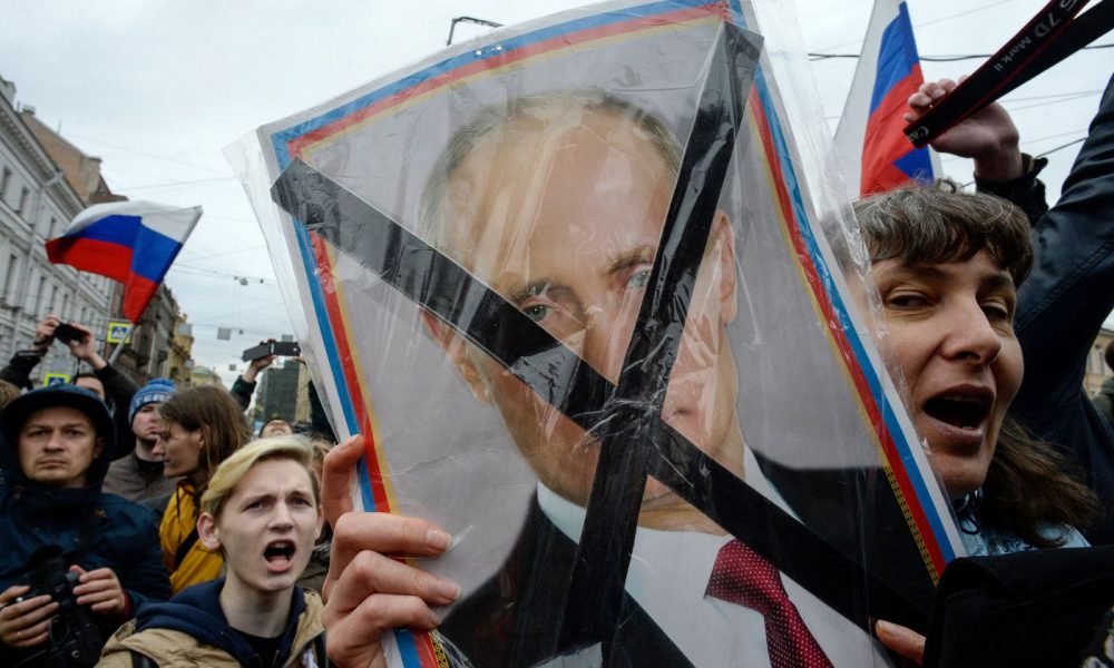 Rușii caută cu disperare să scape de război. „Cum să pleci din Rusia?”, cea mai căutată întrebare pe Google