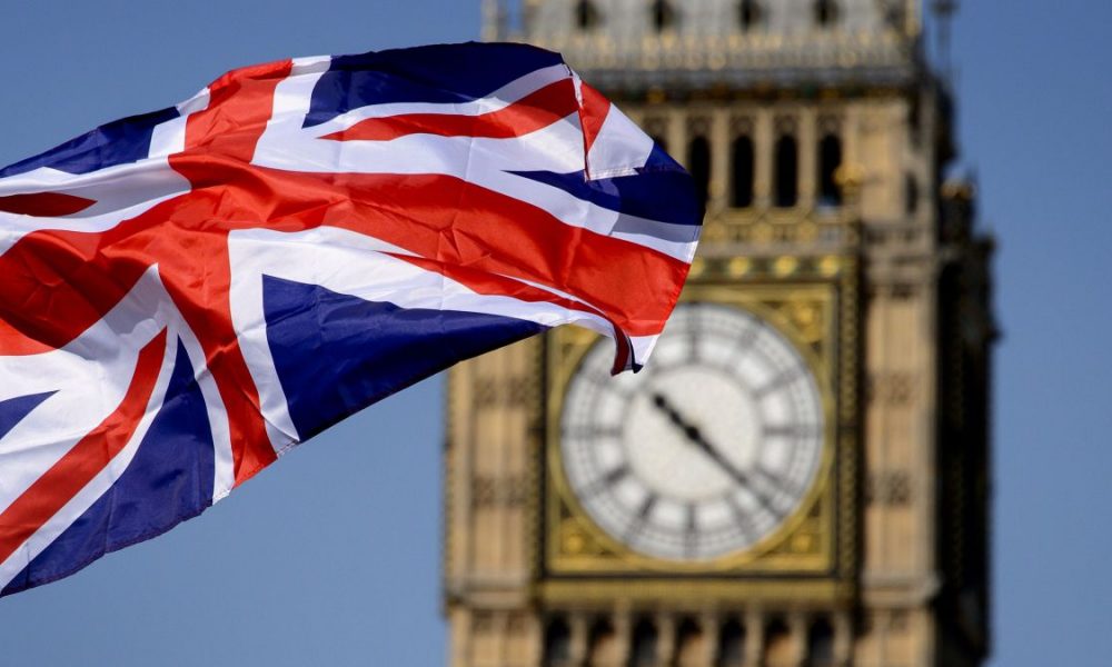 Marea Britanie își deschide granițele. Vize obținute mai ușor de lucrătorii străini