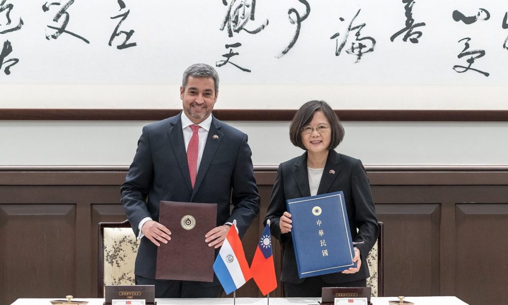Paraguay cere Taiwanului 1 miliard de dolari pentru a nu se alia cu China. Beijing pune presiune pe Taipei