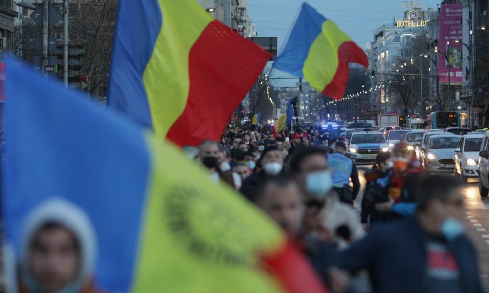 Mai bine să tremure de frig în stradă decât în casă! Deja se simte iz de protest în Europa după creșterile masive de prețuri
