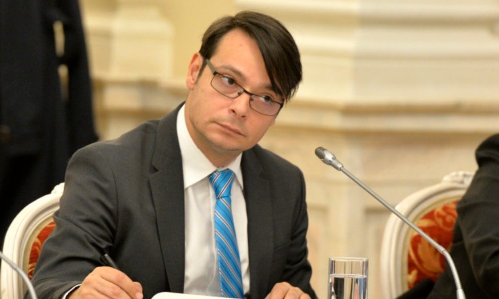 Cine trebuie să asigure resursele pentru campaniile electorale? Victor Alistar susține finanțarea partidelor politice din banii publici