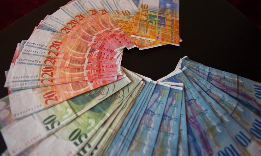 Bloomberg: Redresarea economică a Elveției continuă în ciuda războiului și a încetinirii globale