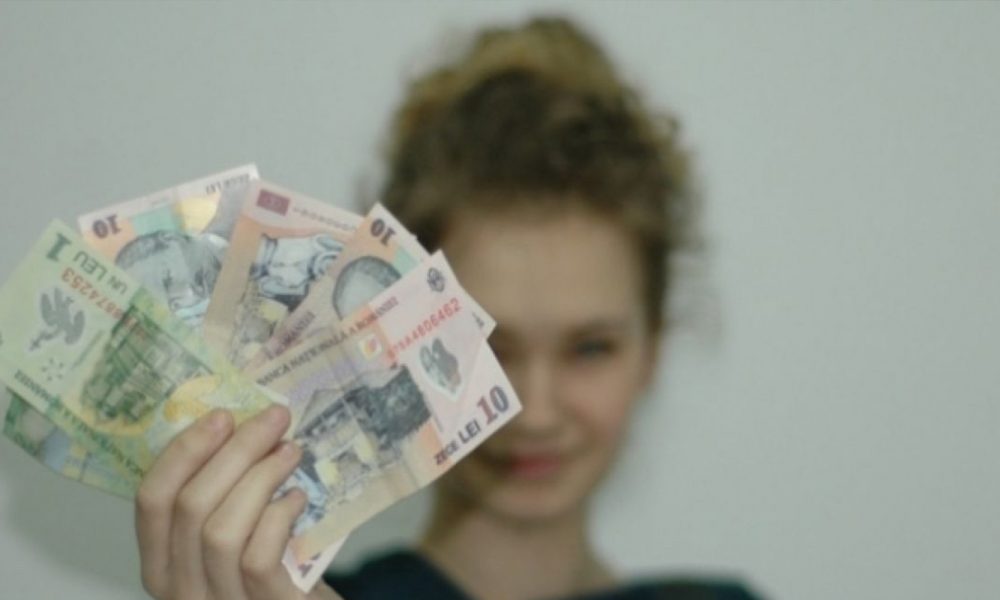 Când vin primele alocații majorate pentru copii. Statul a crescut sumele cu peste 13%