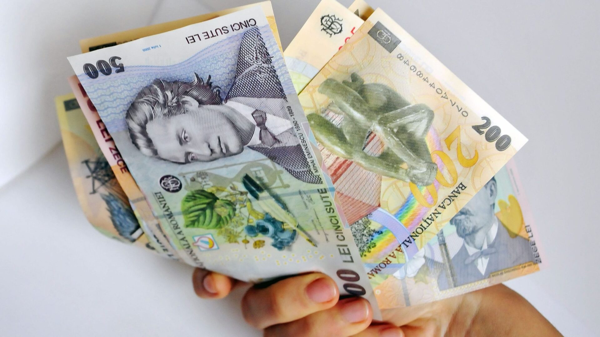 obține scheme de bani bogate)