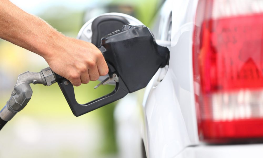 Prețurile carburanțiilor au scăzut drastic! Cât costă astăzi litrul de benzină și motorină