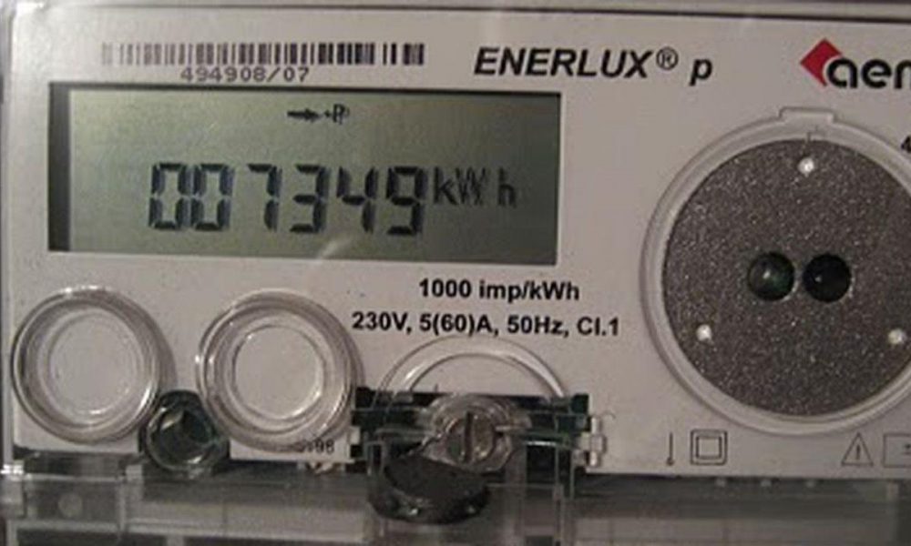 Se schimbă modul de calcul al facturilor la electricitate! Anumiți români vor ajunge să plătească chiar și 0,68 lei pe kilowatt