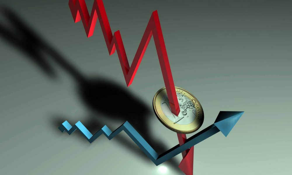 Vești bune pentru românii cu credite: BCE încetinește majorarea ratelor dobânzilor