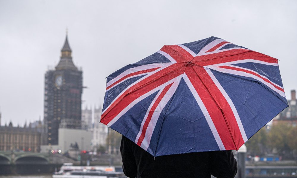 Salariile din Marea Britanie cresc într-un ritm accelerat! Rata inflației s-ar putea mări