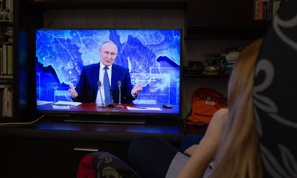 Dezvăluiri! Propaganda rusească, realizată cu ajutorul sateliților francezi