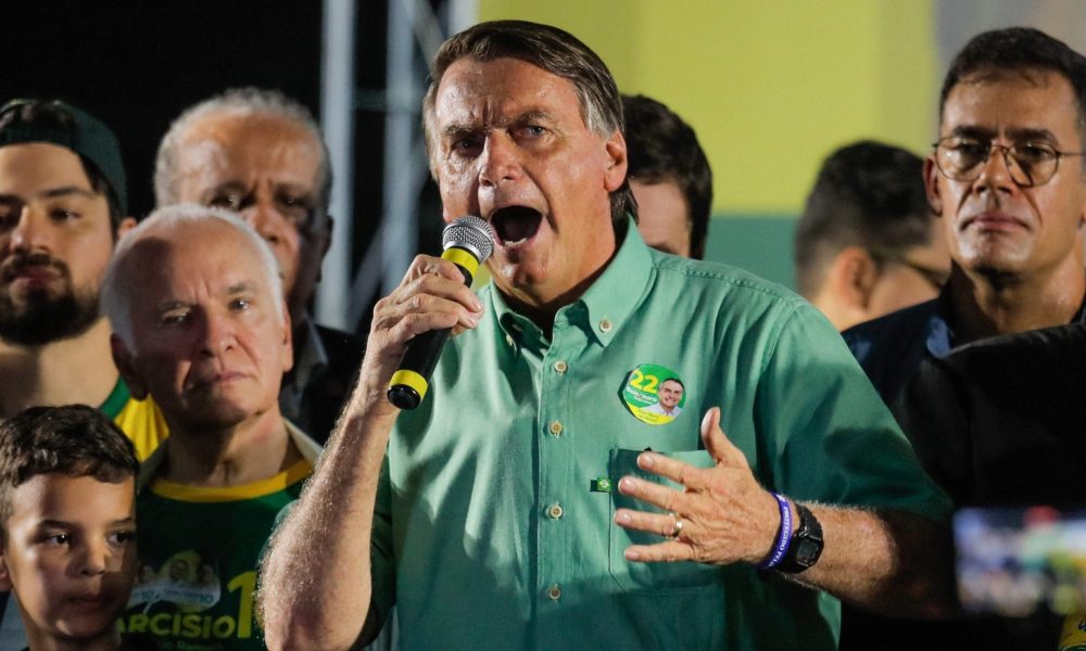 Situație îngrijorătoare în Brazilia! Un politician pro-Bolsonaro atacă poliția cu o pușcă și cu grenade