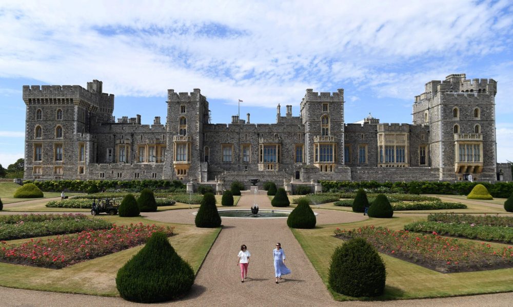 Magia Crăciunului la Castelul Windsor. Cum a fost împodobit locul favorit al Reginei Elisabeta
