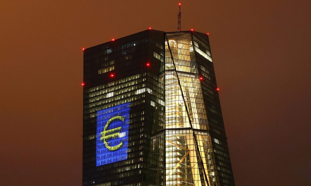 Cresc ratele creditelor în euro! Banca Centrală Europeană a mărit din nou rata dobânzilor