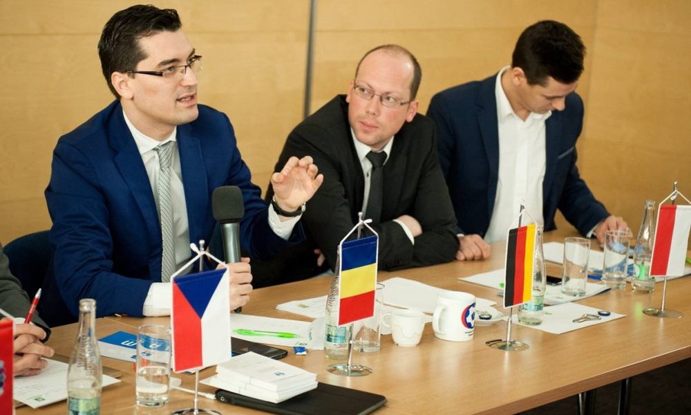 SERIAL Burleanu, groparul fotbalului românesc! De la președinte de minifotbal, la un minipreședinte