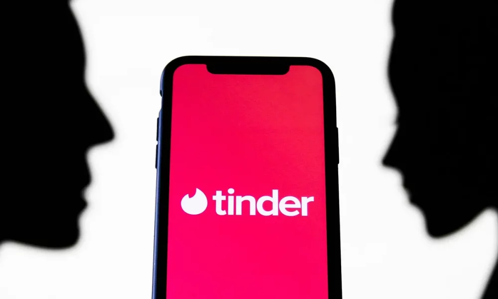 Are lumea „match” cu Tinder? De la „Mândrie și prejudecată” a lui Jane Austen la dating-ul online e un pas