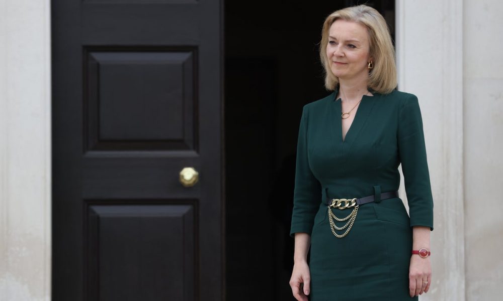 POLITICO: Truss renunță la planul de a numi un funcționar extern la conducerea Trezoreriei britanice