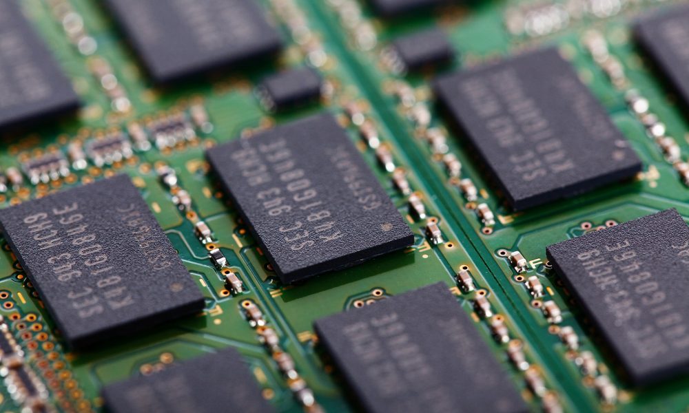 Olandezii arestează un bărbat pentru că a vândut microcipuri Rusiei! Semiconductorii puteau fi utilizați în scopuri militare