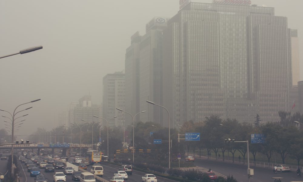 China, liderul global al producției de energie regenerabilă! Decarbonarea i-ar costa peste 14 trilioane de dolari, spune Banca Mondială