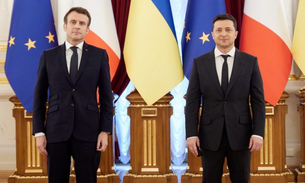 Volodimir Zelenski îi dă lecții lui Emmanuel Macron: Președintele Franței își pierde timpul încercând să aibă un dialog cu Rusia