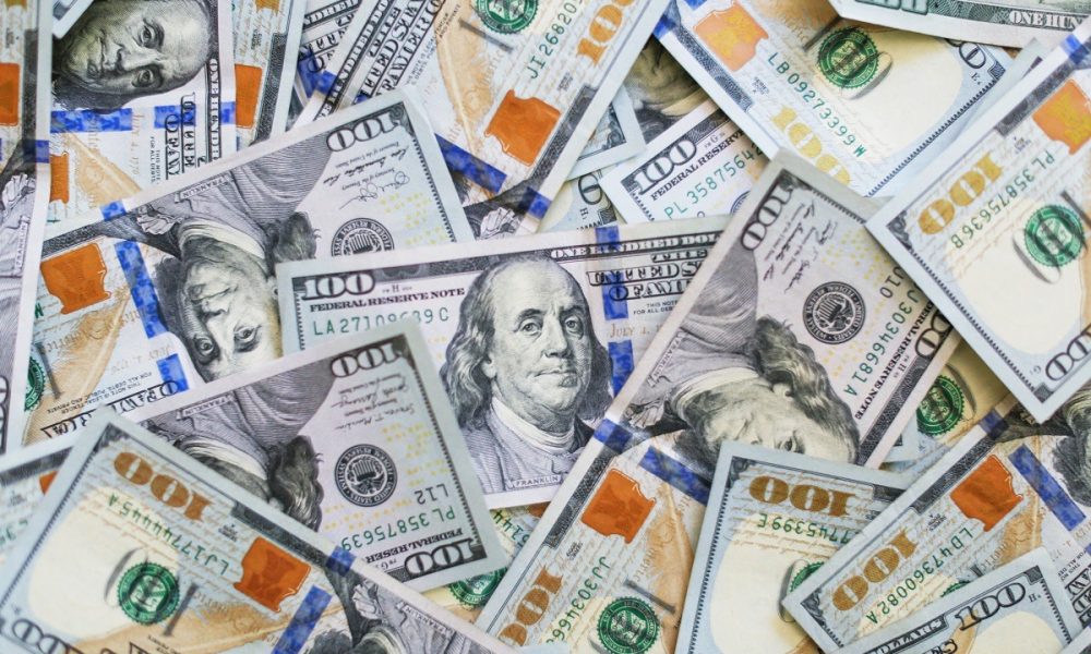 Expunere de 1.350 de miliarde de dolari a primelor 60 de bănci din lume. Activele sunt în legătură cu combustibilii fosili