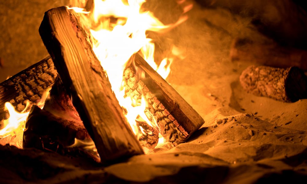 Se elimină sobele pe lemne! Ce se întâmplă cu zonele care nu sunt legate la gaz