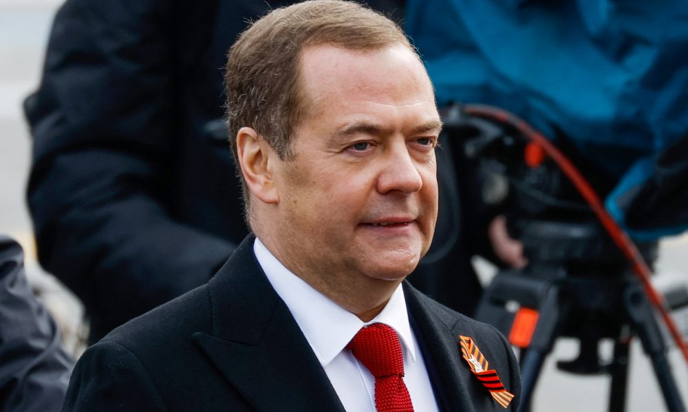 Medvedev încurajează imigranții să comită atrocități în Europa: „Aceasta a devenit o bătrână rea și fără minte”