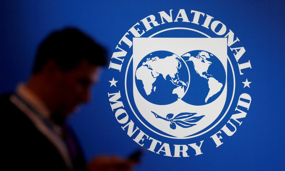 Economia României urmează să încetinească! Prognoza FMI anunță că inflația se va menține la 10%