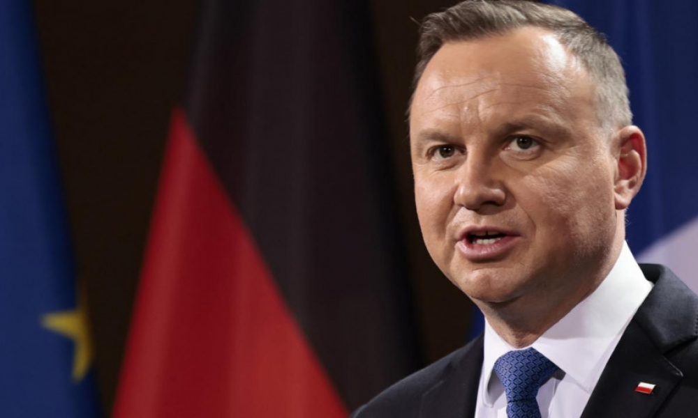 Polonia se dotează! Președintele Duda vrea să cumpere arme nucleare de la SUA