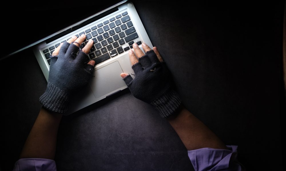 Majoritatea românilor care folosesc internetul nu știu cum să se ferească de fraudele online