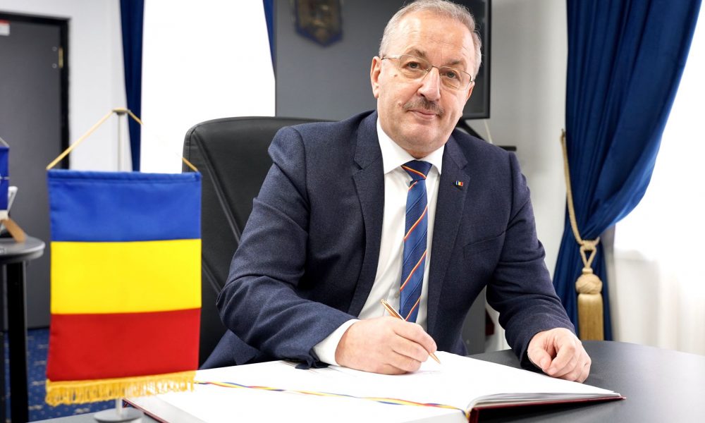 Vasile Dîncu a demisionat! Portofoliul Apărării ar putea fi preluat de Mihai Tudose