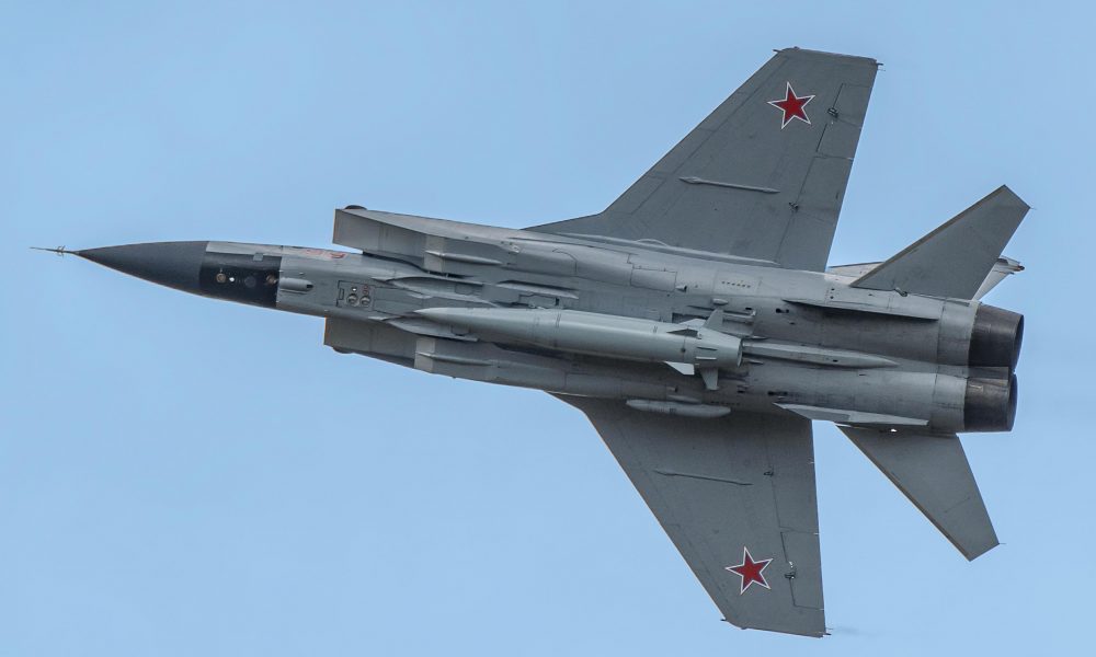 Cursa înarmărilor continuă! Avioane MiG-31 dotate cu rachete Kinjal, instalate în Belarus la comanda lui Putin