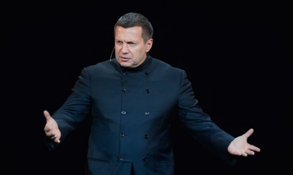 Propagandistul lui Putin, confruntat în direct! Fost politician: „Este obscen să bombardezi orașe pașnice!”