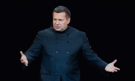 Propagandistul lui Putin, confruntat în direct! Fost politician: „Este obscen să bombardezi orașe pașnice!”