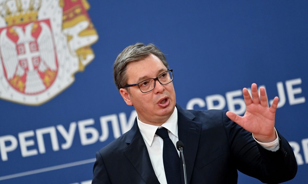 Președintele Serbiei a decis ridicarea nivelului de alertă al armatei. Tensiunile din Kosovo se intensifică