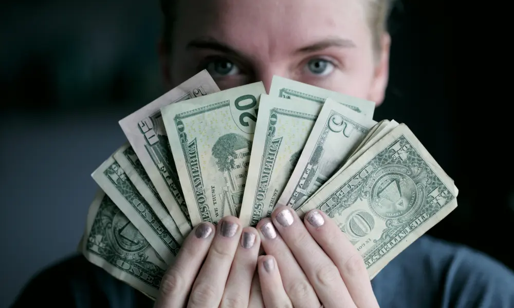 Studiu eJobs: Care sunt cele mai comune pachete de beneficii salariale acordate angajaților