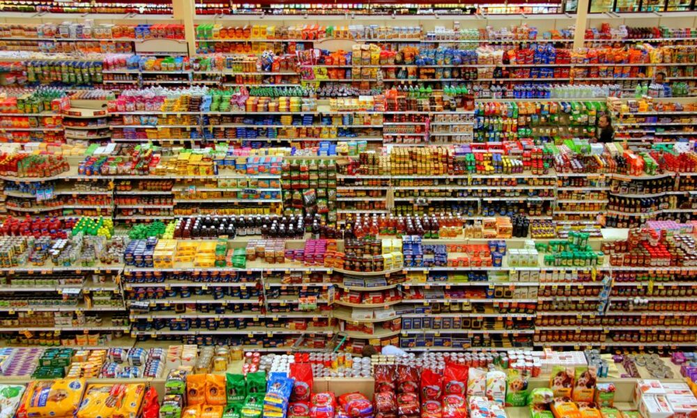 Guvernul promite noi ieftiniri. Se lucrează la reducerea prețurilor la produsele românești