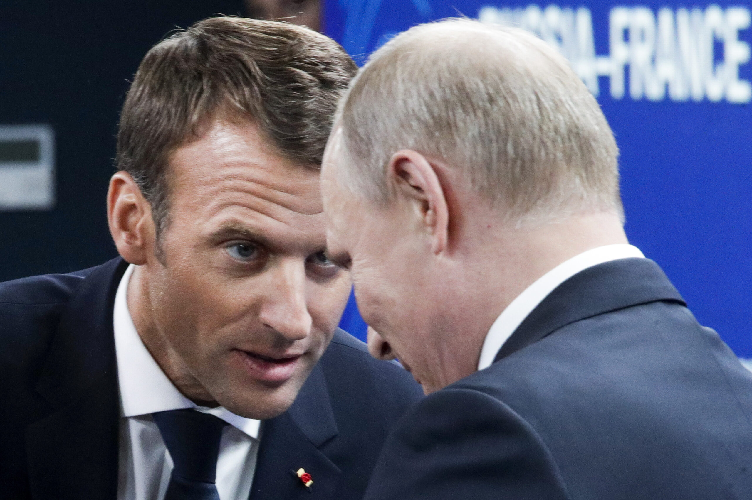 Macron dorește să aibă „un contact direct” cu Vladimir Putin, cu privire la situația centralei nucleare Zaporojie
