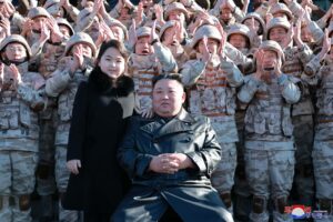 Kim jong Un si fiica Ju Ae japantimes.com