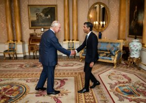 Aljazeera: Marea Britanie are acum un rege experimentat și un premier novice