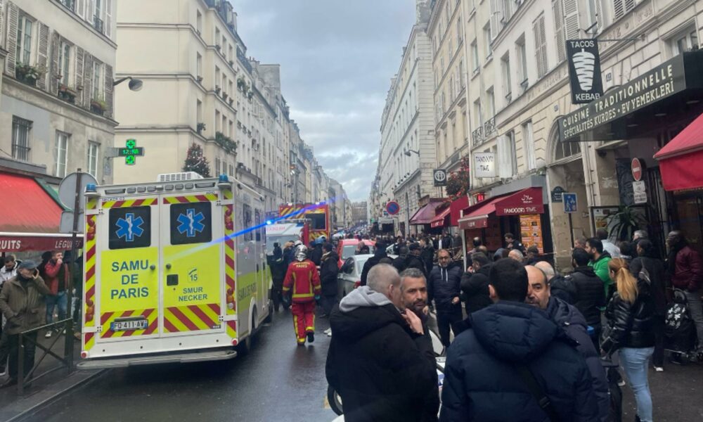 Atac armat în centrul Parisului! Două persoane au murit