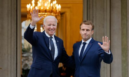 macron si biden sursa: Bloomberg.com