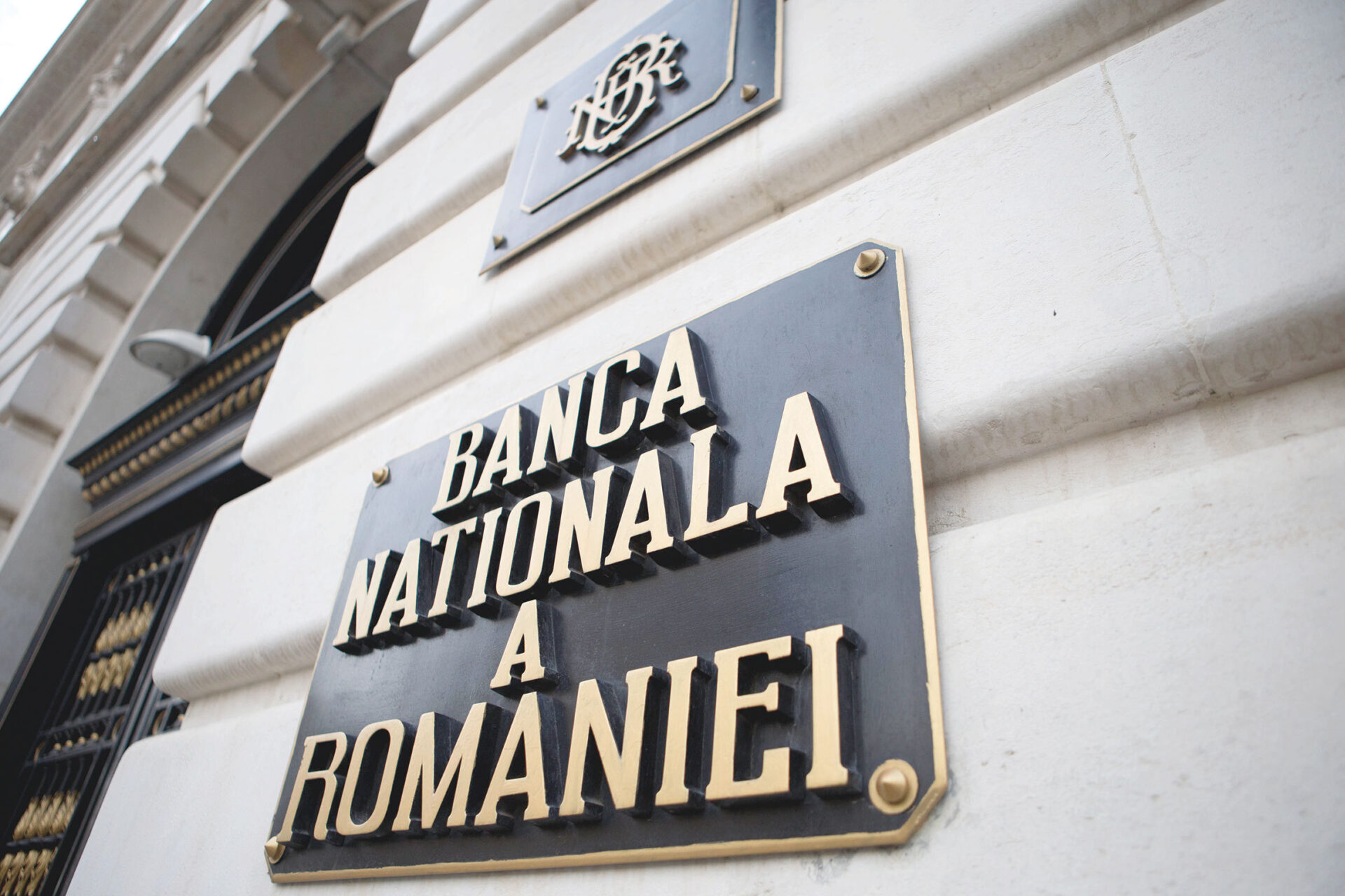 Vești bune pentru românii cu credite la bănci! BNR a luat decizia finală  pentru dobânda cheie – Infofinanciar